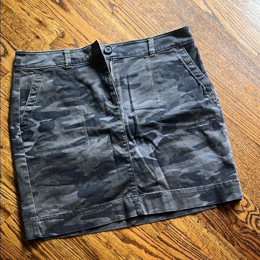 LOFT Camouflage Mini Skirt - Gray and Black
